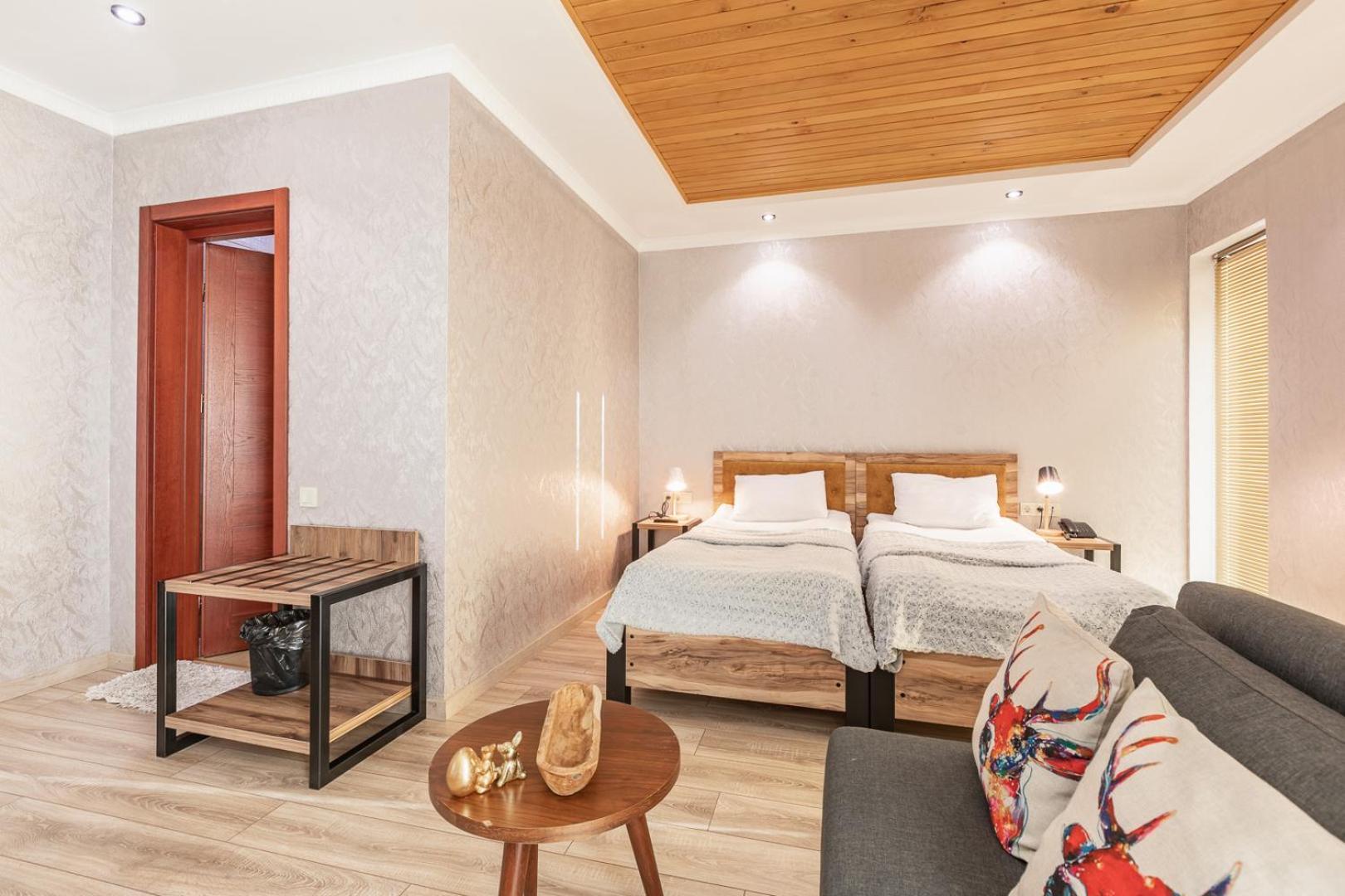 Hotel Gold Tower Местия Экстерьер фото